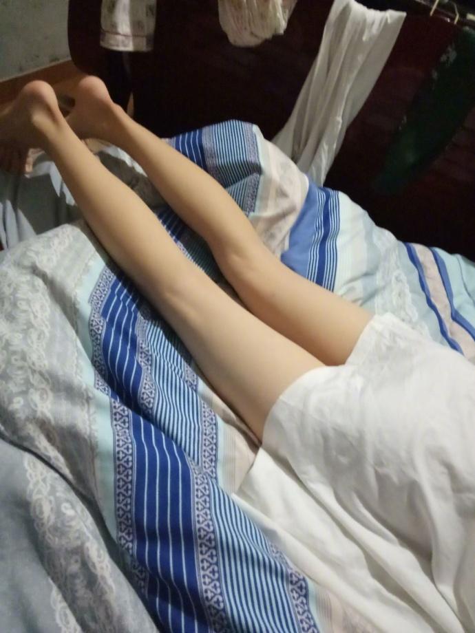 一波连自己女票都会嫉妒的逆天腿照,没错,他们都是男孩子.